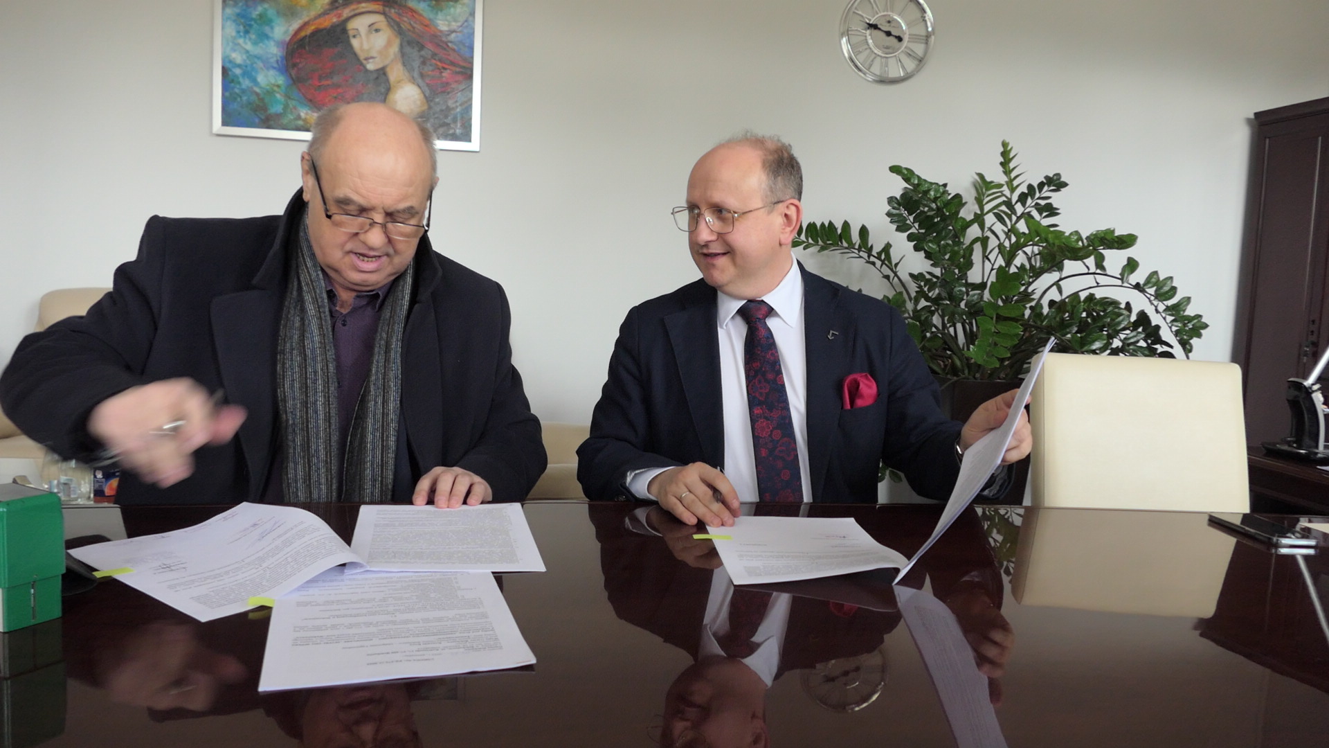 Ilustracja do informacji: Umowa na budowę kanalizacji w Dobrzelowie podpisana