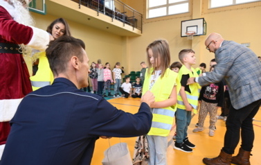 Odblaskowy Mikołaj w ZSP w Kurnosie Drugim 17