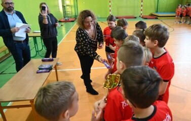 Międzyszkolny turniej gier i zabaw w Dobrzelowie 5