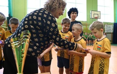 Międzyszkolny turniej gier i zabaw w Dobrzelowie 8
