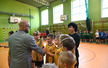 Międzyszkolny turniej gier i zabaw w Dobrzelowie 9
