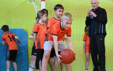 Międzyszkolny turniej gier i zabaw w Dobrzelowie 72