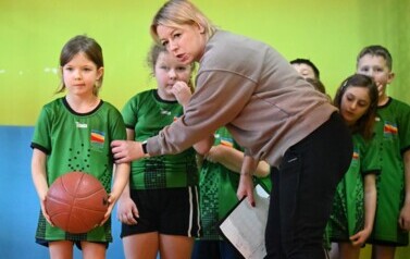 Międzyszkolny turniej gier i zabaw w Dobrzelowie 76