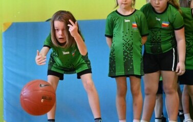 Międzyszkolny turniej gier i zabaw w Dobrzelowie 77