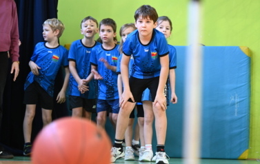 Międzyszkolny turniej gier i zabaw w Dobrzelowie 86