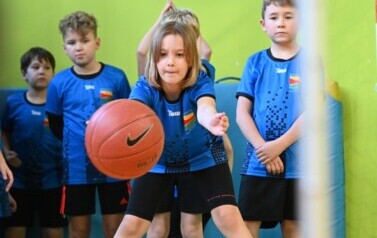 Międzyszkolny turniej gier i zabaw w Dobrzelowie 89