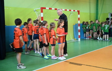 Międzyszkolny turniej gier i zabaw w Dobrzelowie 111