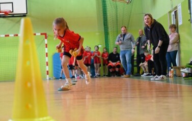 Międzyszkolny turniej gier i zabaw w Dobrzelowie 132