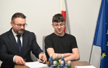 Młodzieżowa Rada Gminy Bełchat&oacute;w obradowała na pierwszej sesji 15