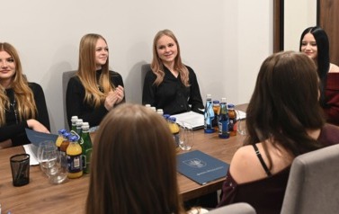 Młodzieżowa Rada Gminy Bełchat&oacute;w obradowała na pierwszej sesji 29