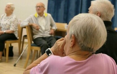 Opaski bezpieczeństwa trafiły do senior&oacute;w z terenu Gminy Bełchat&oacute;w 1