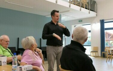 Opaski bezpieczeństwa trafiły do senior&oacute;w z terenu Gminy Bełchat&oacute;w 3