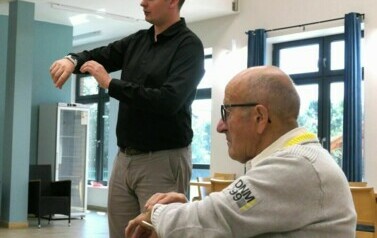 Opaski bezpieczeństwa trafiły do senior&oacute;w z terenu Gminy Bełchat&oacute;w 13