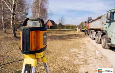 Ruszły prace przy budowie drogi betonowej w Janinie 2