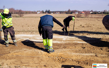 Ruszły prace przy budowie drogi betonowej w Janinie 5