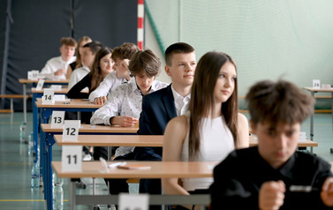 Egzamin &oacute;smoklasist&oacute;w w szkołach prowadzonych przez Gminę Bełchat&oacute;w 71
