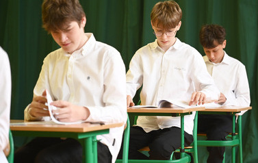 Egzamin &oacute;smoklasist&oacute;w w szkołach prowadzonych przez Gminę Bełchat&oacute;w 85