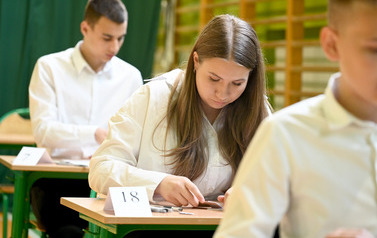 Egzamin &oacute;smoklasist&oacute;w w szkołach prowadzonych przez Gminę Bełchat&oacute;w 86
