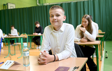 Egzamin &oacute;smoklasist&oacute;w w szkołach prowadzonych przez Gminę Bełchat&oacute;w 96