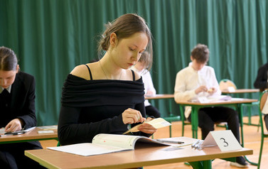 Egzamin &oacute;smoklasist&oacute;w w szkołach prowadzonych przez Gminę Bełchat&oacute;w 122