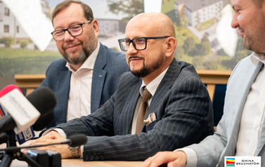 Podpisanie umowy na budowę blok&oacute;w SIM w Dobrzelowie 15