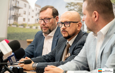 Podpisanie umowy na budowę blok&oacute;w SIM w Dobrzelowie 16