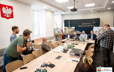 Podpisanie umowy na budowę blok&oacute;w SIM w Dobrzelowie 24