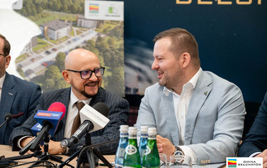 Podpisanie umowy na budowę blok&oacute;w SIM w Dobrzelowie 26