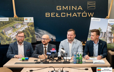 Podpisanie umowy na budowę blok&oacute;w SIM w Dobrzelowie 30