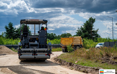 Budowa drogi betonowej w Kałdunach na ostatniej prostej 10