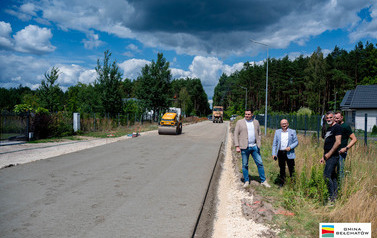 Budowa drogi betonowej w Kałdunach na ostatniej prostej 16