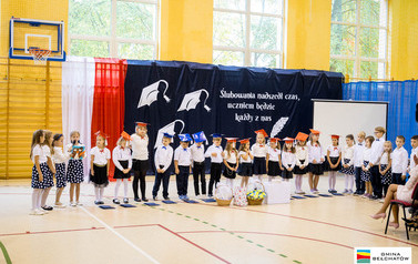 Ślubowanie pierwszoklasist&oacute;w w ZSP w Łękawie 9