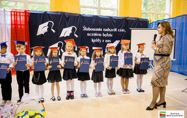 Ślubowanie pierwszoklasist&oacute;w w ZSP w Łękawie 18