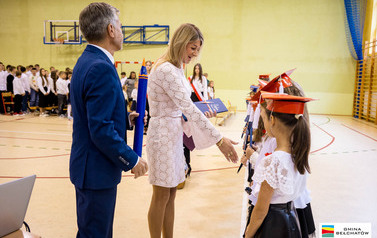 Ślubowanie pierwszoklasist&oacute;w w ZSP w Łękawie 19