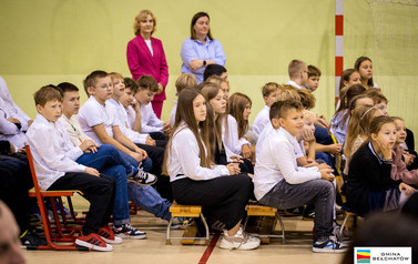 Ślubowanie pierwszoklasist&oacute;w w ZSP w Łękawie 46