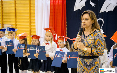 Ślubowanie pierwszoklasist&oacute;w w ZSP w Łękawie 61