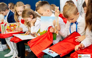 Ślubowanie pierwszoklasist&oacute;w w ZSP w Domiechowicach 21