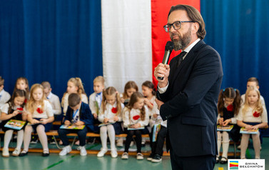 Ślubowanie pierwszoklasist&oacute;w w ZSP w Domiechowicach 34
