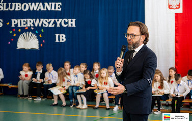 Ślubowanie pierwszoklasist&oacute;w w ZSP w Domiechowicach 36