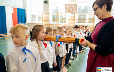 Ślubowanie pierwszoklasist&oacute;w w ZSP w Domiechowicach 54