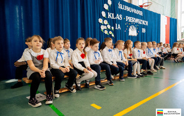 Ślubowanie pierwszoklasist&oacute;w w ZSP w Domiechowicach 100