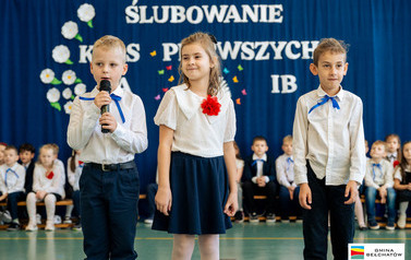 Ślubowanie pierwszoklasist&oacute;w w ZSP w Domiechowicach 109