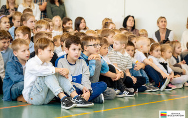 Ślubowanie pierwszoklasist&oacute;w w ZSP w Domiechowicach 112