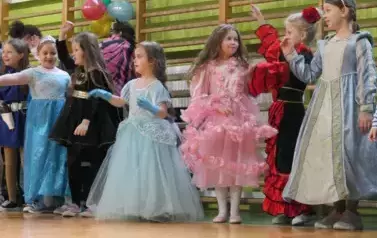 Bal karnawałowy w ZSP w Dobrzelowie 2