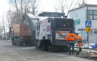 Frezowanie nawierzchni na drodze Domiechowice - Emilin 5