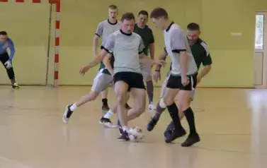 Mistrzostwa Gminy Bełchat&oacute;w w halowej piłce nożnej drużyn 5-osobowych 30