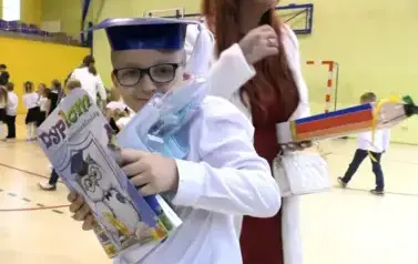 Ślubowanie pierwszak&oacute;w w Zespole Szkolno - Przedszkolnym w Łękawie 6