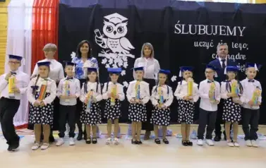 Ślubowanie pierwszak&oacute;w w Zespole Szkolno - Przedszkolnym w Łękawie 7