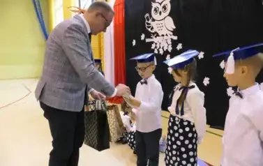 Ślubowanie pierwszak&oacute;w w Zespole Szkolno - Przedszkolnym w Łękawie 31