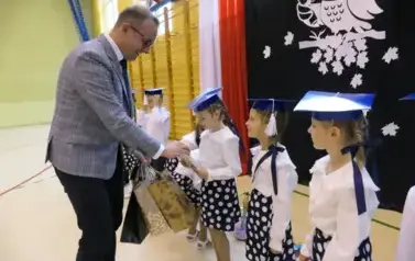 Ślubowanie pierwszak&oacute;w w Zespole Szkolno - Przedszkolnym w Łękawie 33